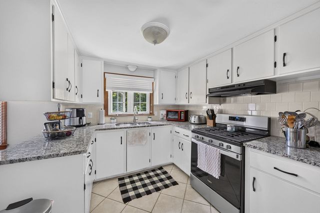 458 Orswell St, Fall River, MA 02721