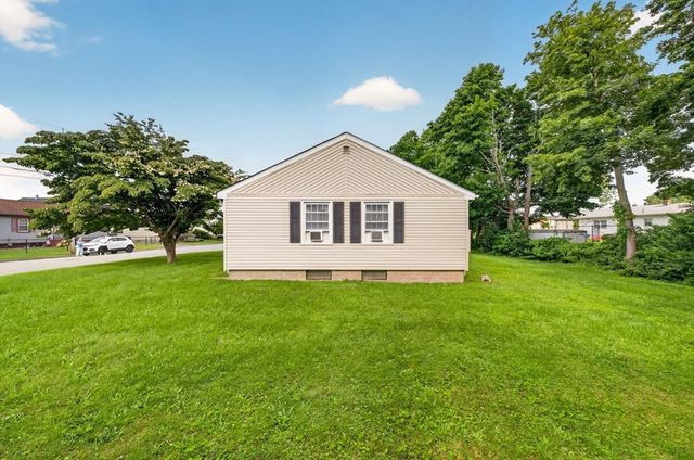 458 Orswell St, Fall River, MA 02721