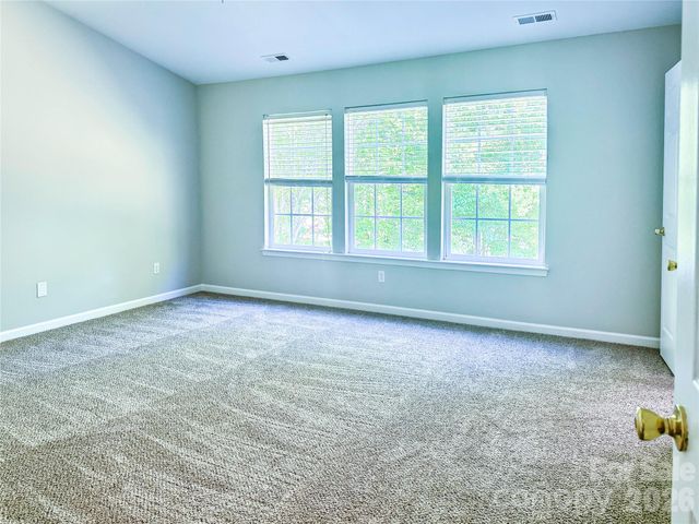 7519 Eurostar Drive, Charlotte, NC 28213