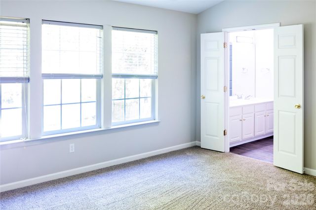 7519 Eurostar Drive, Charlotte, NC 28213