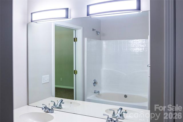 7519 Eurostar Drive, Charlotte, NC 28213