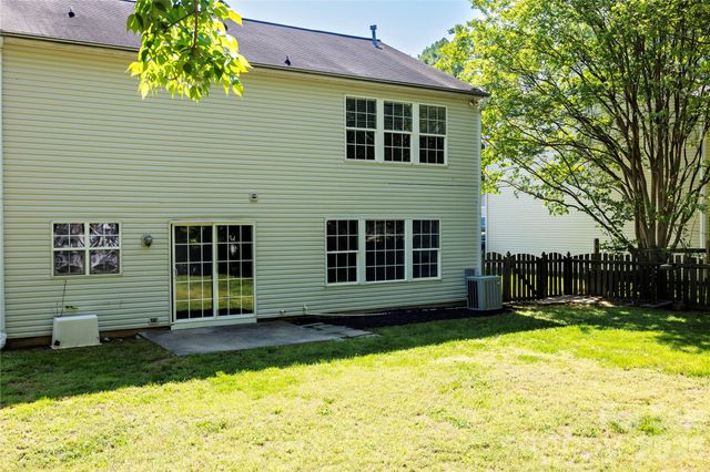 7519 Eurostar Drive, Charlotte, NC 28213