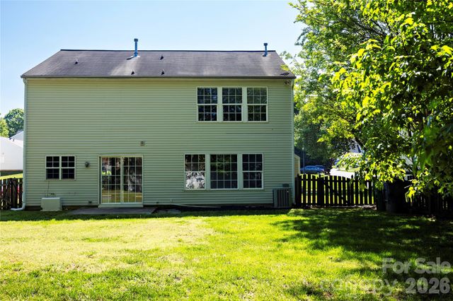 7519 Eurostar Drive, Charlotte, NC 28213