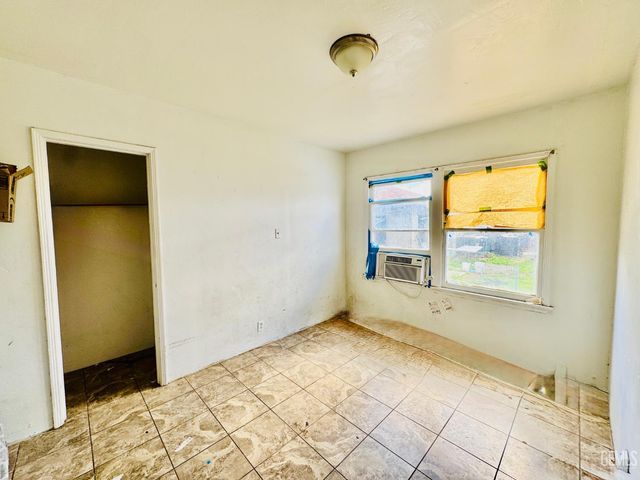 1807 Shamrock Way, Bakersfield, CA 93304
