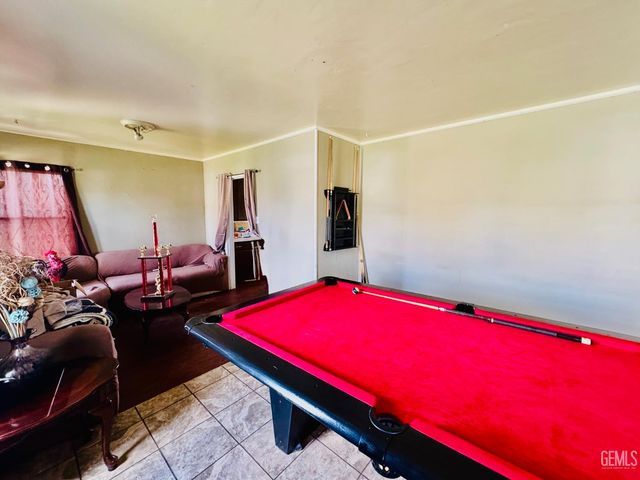 1807 Shamrock Way, Bakersfield, CA 93304