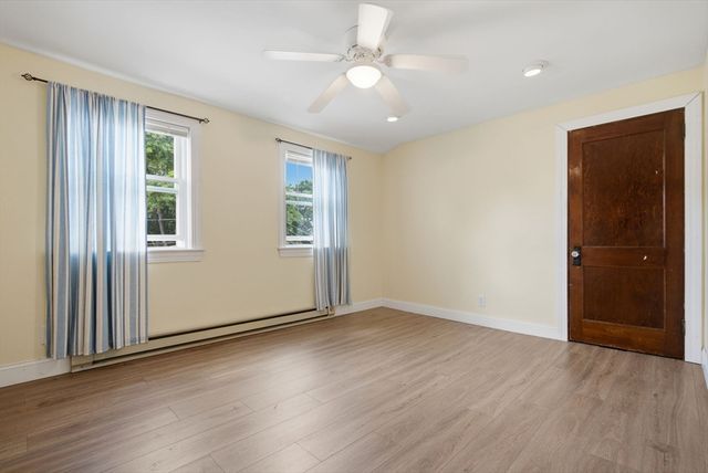 8 Jefferson Ave, Taunton, MA 02780
