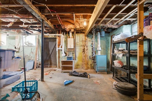 8 Jefferson Ave, Taunton, MA 02780