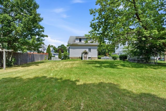 8 Jefferson Ave, Taunton, MA 02780