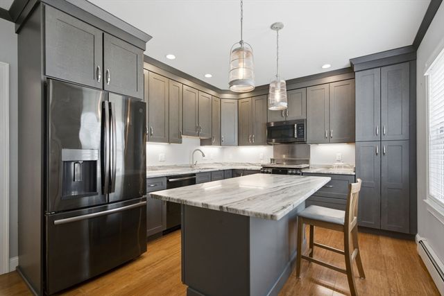 8 Jefferson Ave, Taunton, MA 02780