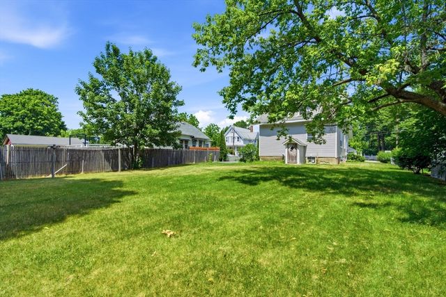 8 Jefferson Ave, Taunton, MA 02780