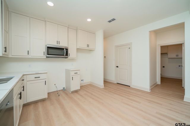 392 Alexander Street, Kilgore, TX 75662