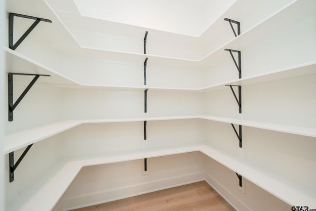 392 Alexander Street, Kilgore, TX 75662