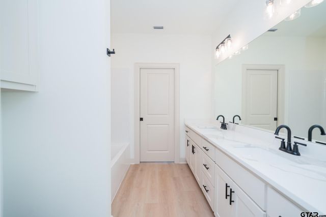 392 Alexander Street, Kilgore, TX 75662