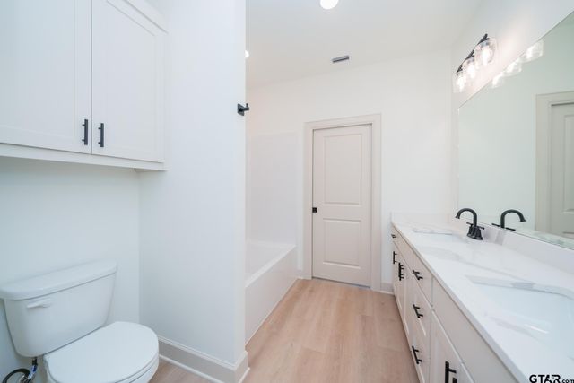 392 Alexander Street, Kilgore, TX 75662