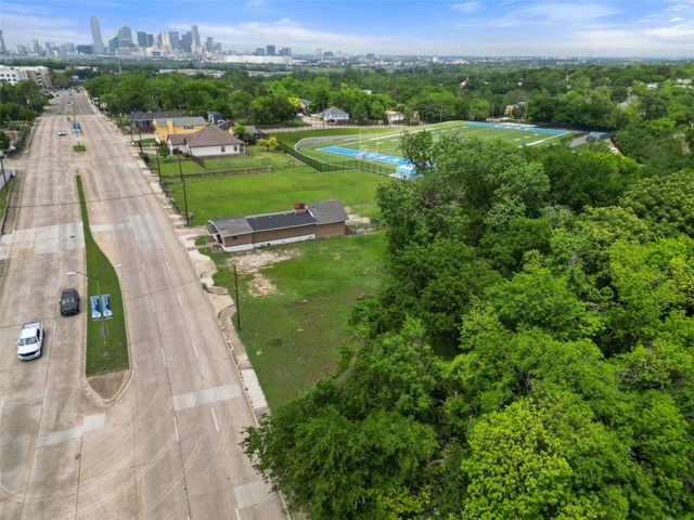 654 S Corinth Street Road, Dallas, TX 75203