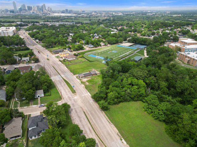 654 S Corinth Street Road, Dallas, TX 75203