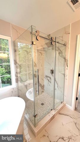 26121 NIMBLETON SQ, Chantilly, VA 20152