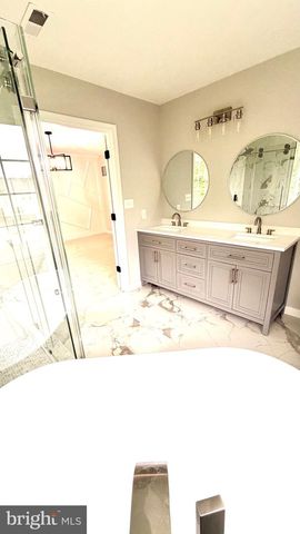 26121 NIMBLETON SQ, Chantilly, VA 20152
