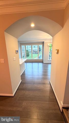 26121 NIMBLETON SQ, Chantilly, VA 20152