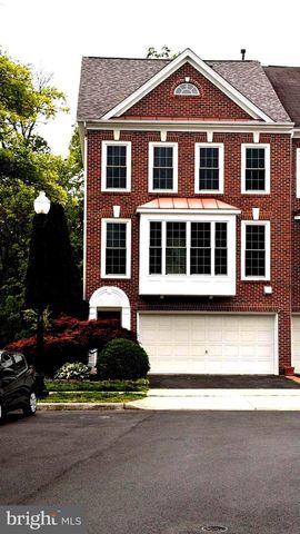 26121 NIMBLETON SQ, Chantilly, VA 20152