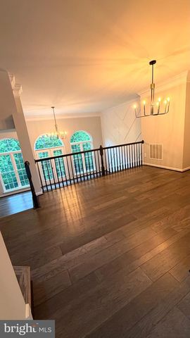 26121 NIMBLETON SQ, Chantilly, VA 20152