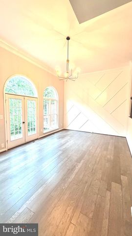 26121 NIMBLETON SQ, Chantilly, VA 20152