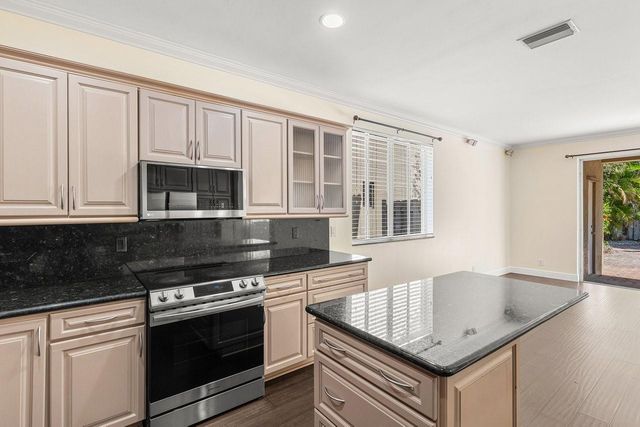 1325 Camellia Circle, Weston, FL 33326