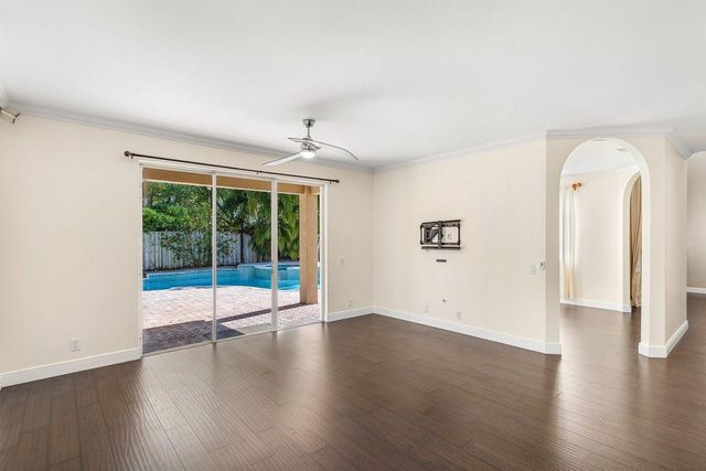 1325 Camellia Circle, Weston, FL 33326