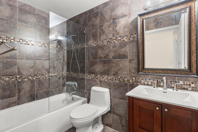 1325 Camellia Circle, Weston, FL 33326