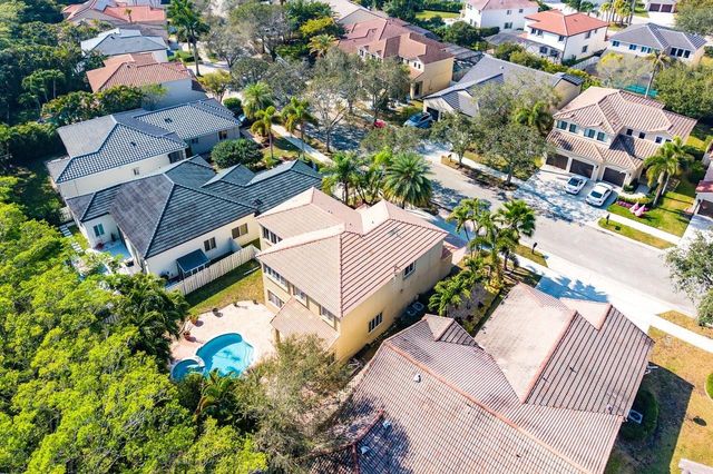 1325 Camellia Circle, Weston, FL 33326