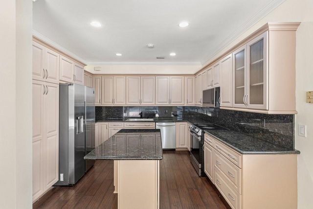 1325 Camellia Circle, Weston, FL 33326