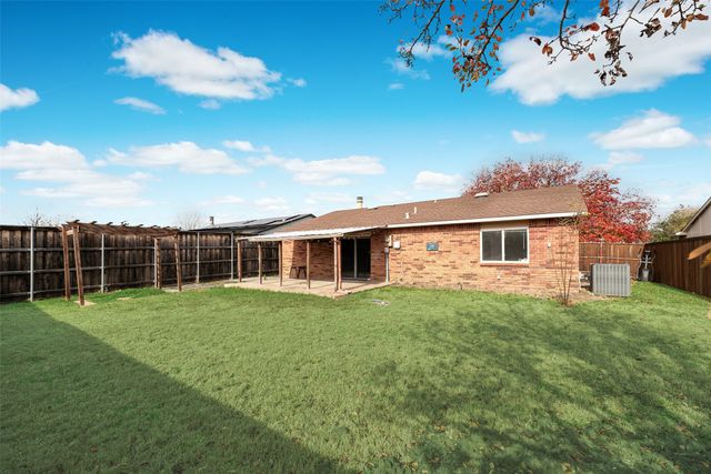 5612 Pearce Street, The Colony, TX 75056