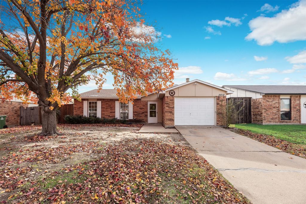 5612 Pearce Street, The Colony, TX 75056