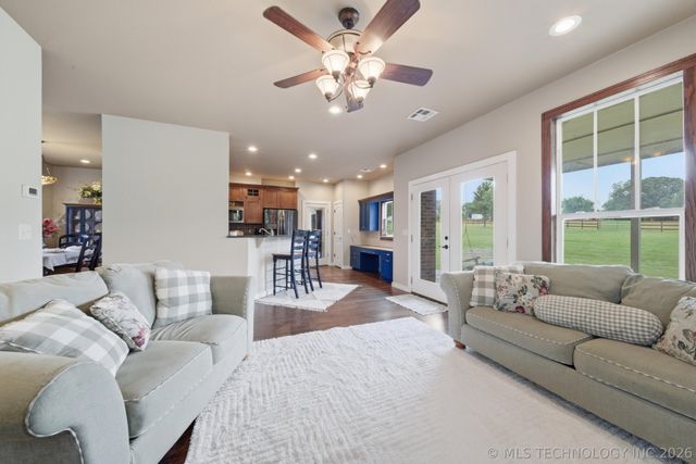 14252 E Lake Drive, Claremore, OK 74017