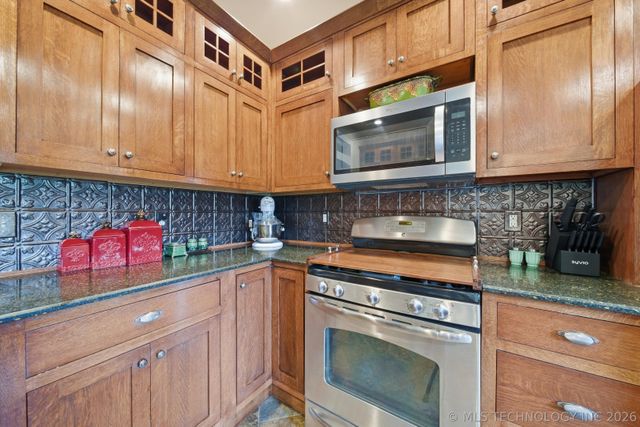 14252 E Lake Drive, Claremore, OK 74017