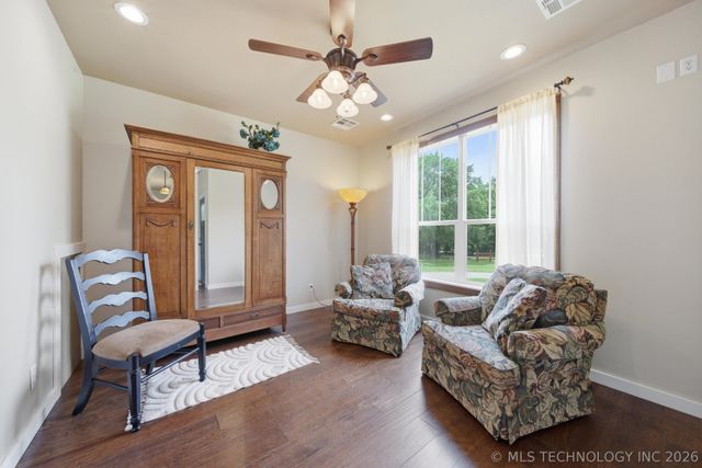 14252 E Lake Drive, Claremore, OK 74017