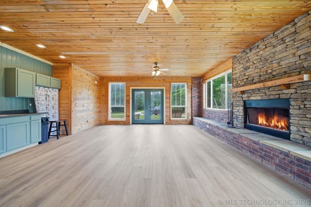 14252 E Lake Drive, Claremore, OK 74017