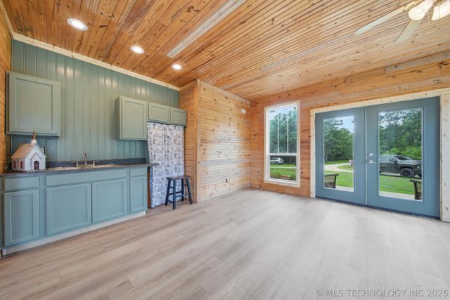 14252 E Lake Drive, Claremore, OK 74017