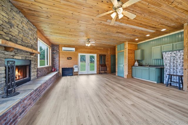 14252 E Lake Drive, Claremore, OK 74017