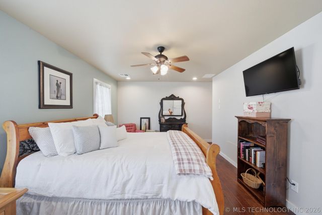14252 E Lake Drive, Claremore, OK 74017