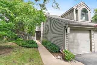 802 Golf Lane 994, Lake Barrington, IL 60010