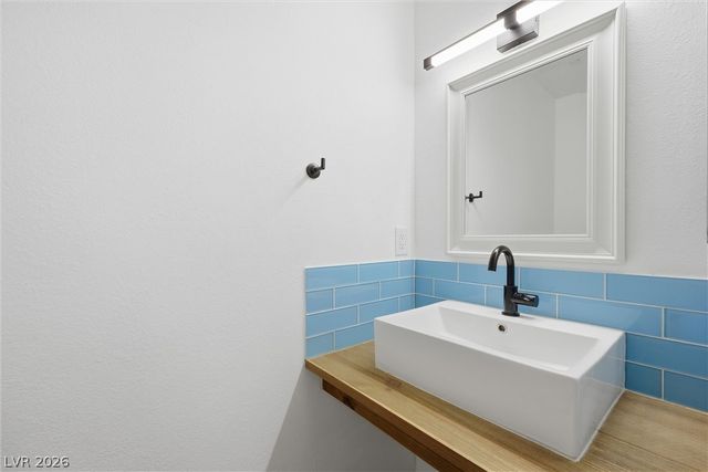 5626 West Lake Mead Boulevard, Las Vegas, NV 89108