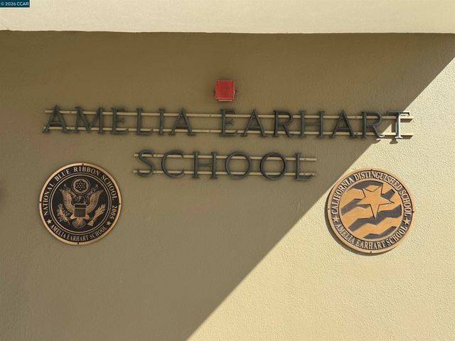 405 Centre Ct, Alameda, CA 94502