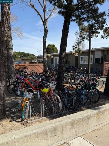 405 Centre Ct, Alameda, CA 94502