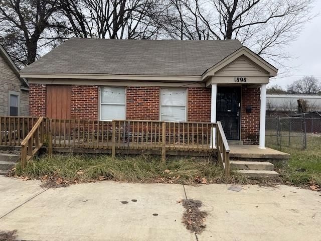 1898 E MCLEMORE AVE, Memphis, TN 38114