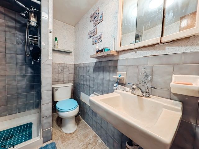 69 Wagner Pl, Irvington Twp., NJ 07111
