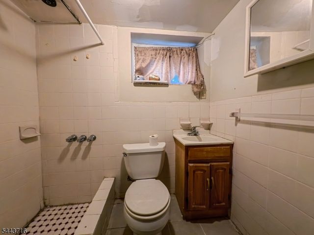 69 Wagner Pl, Irvington Twp., NJ 07111