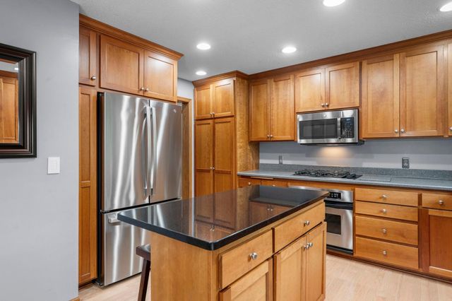 7640 Bowman Court, Inver Grove Heights, MN 55076