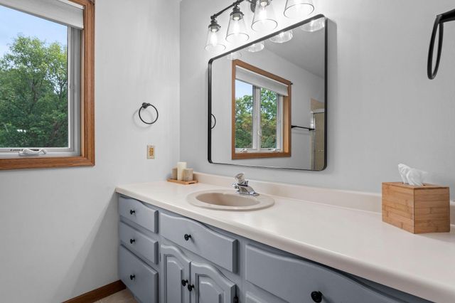 7640 Bowman Court, Inver Grove Heights, MN 55076