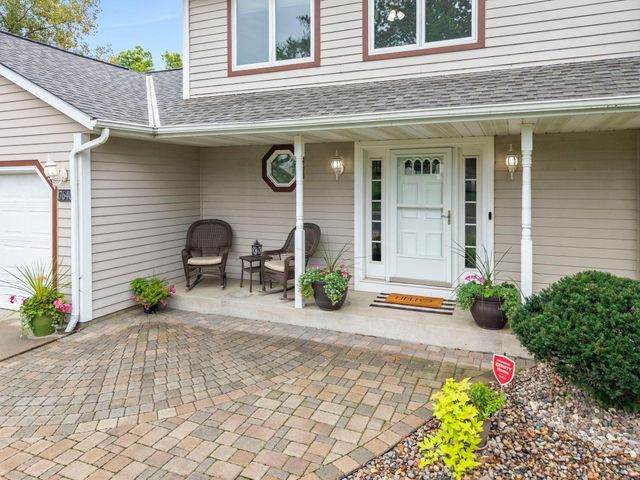 7640 Bowman Court, Inver Grove Heights, MN 55076